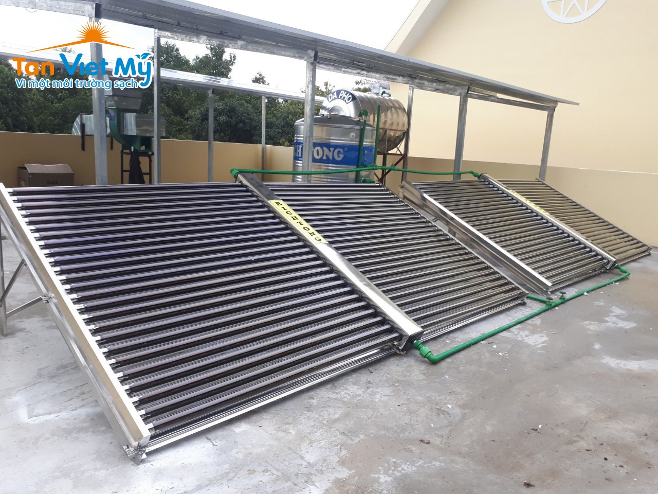 lắp đặt máy nước nóng năng lượng mặt trời BMT