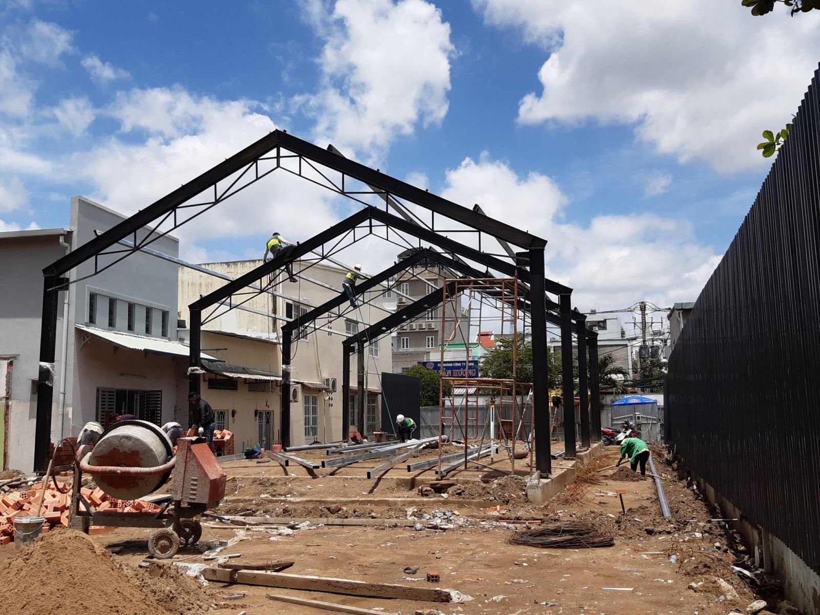 Dịch vụ thi công nhà thép tiền chế Daklak